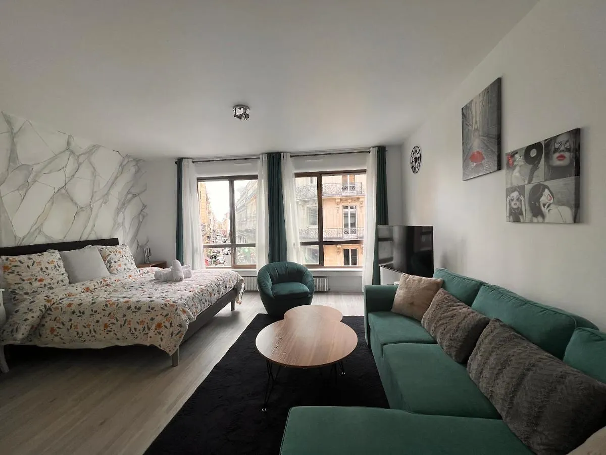 Champs-elysees 2 - Hala Apartment *
